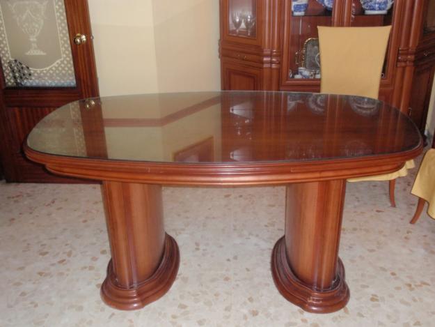 VENDO MESA DE SALON.