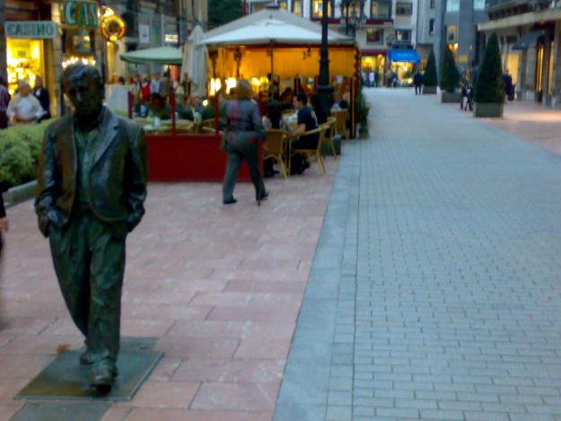 traspaso cafeteria de lujo en el centro de oviedo