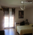 Rooms available - Charming 3-bedroom house with a garden in San Blas - mejor precio | unprecio.es