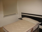 Habitación grande con cama de matrimonio en vivienda totalmente reforamda. - mejor precio | unprecio.es