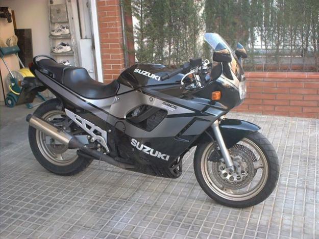 SE VENDE SUZUKI  GSX-600 F