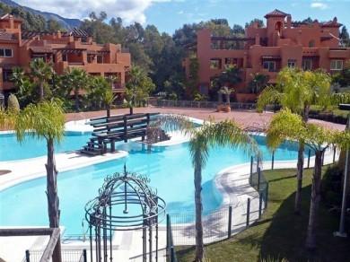 Apartamento con 4 dormitorios se vende en Marbella, Costa del Sol