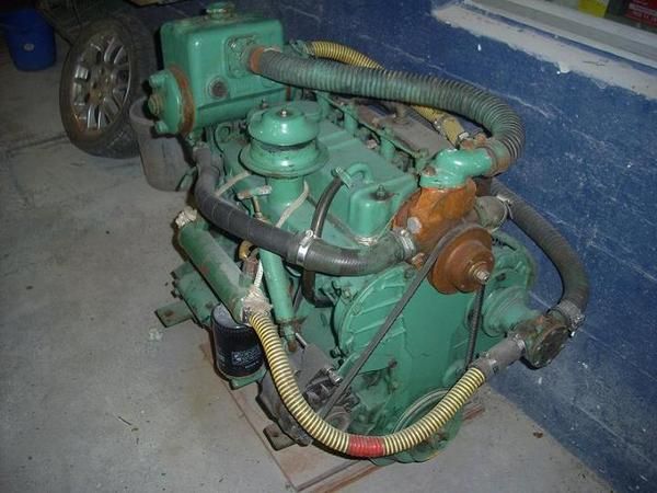 motor perkins marinizado  mod 4-203  -  60 cv con inversor hidraulico.