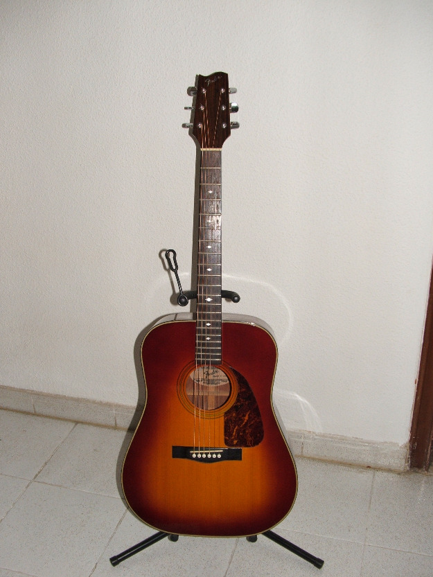 Guitarra Acústica Fender F220SB