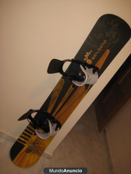 Vendo tabla de snow, con fijaciones, botas y funda