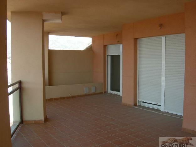 Piso 3 dormitorios, 2 baños, 1 garajes, Nuevo, en Fuengirola, Málaga