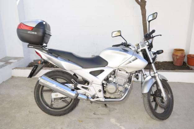 Se vende honda CBF 250 año 2006