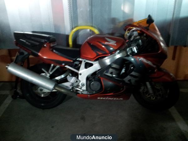 se vende cbr 900 rr fireblade