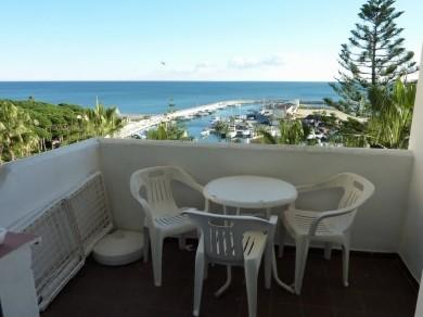 Apartamento con 2 dormitorios se vende en Marbella, Costa del Sol