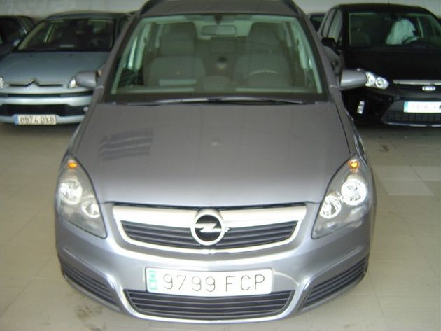 SSANGYONG RODIUS 270 Xdi Limited