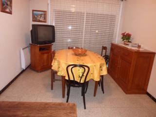 Apartamento : 6/8 personas - junto al mar - vistas a mar - rosas  girona (provincia de)  cataluna  espana