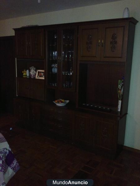 Vendo mesa de comedor y mueble con vitrina