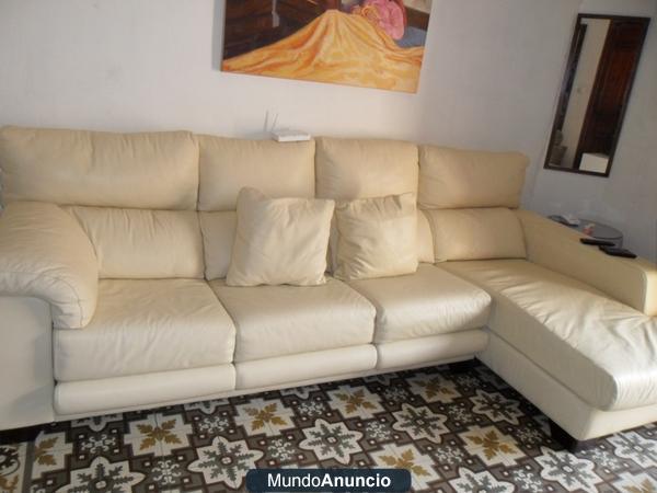 SOFA DE POLIPIEL BEIGE + REGALITOS = 400 EUROS