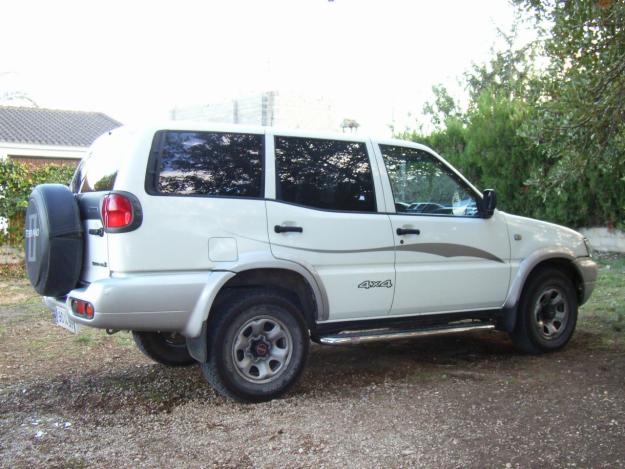 vendo Nissan Terrano II    8600€
