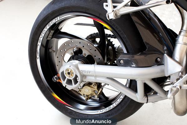 Adhesivos para llanta de moto Evotech. Envios a toda España!!!