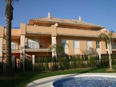 Apartamento con 2 dormitorios se vende en Marbella, Costa del Sol