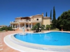 Chalet con 4 dormitorios se vende en Estepona, Costa del Sol - mejor precio | unprecio.es