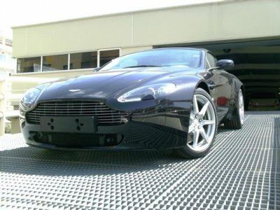 ASTON MARTIN V8 VANTAGE ROADSTER - Barcelona