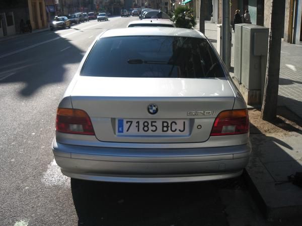 Bmw DE SERIE MUY BIEN CUIDADA CON POCO KILOMETRO