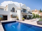 Chalet con 4 dormitorios se vende en Marbella, Costa del Sol - mejor precio | unprecio.es