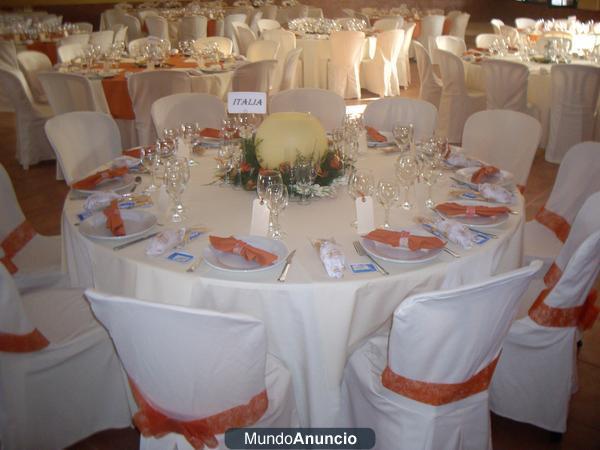 mesas y sillas procedente de catering