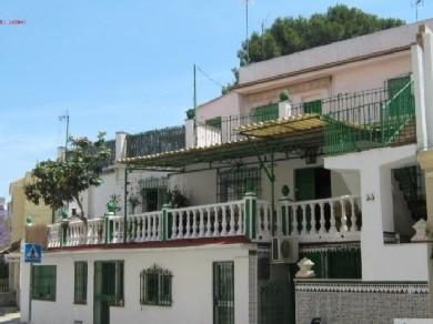 Chalet con 10 dormitorios se vende en Torremolinos, Costa del Sol