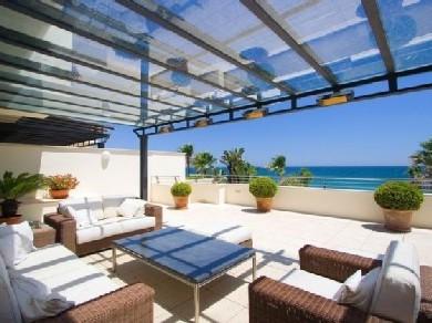 Apartamento con 3 dormitorios se vende en Marbella, Costa del Sol