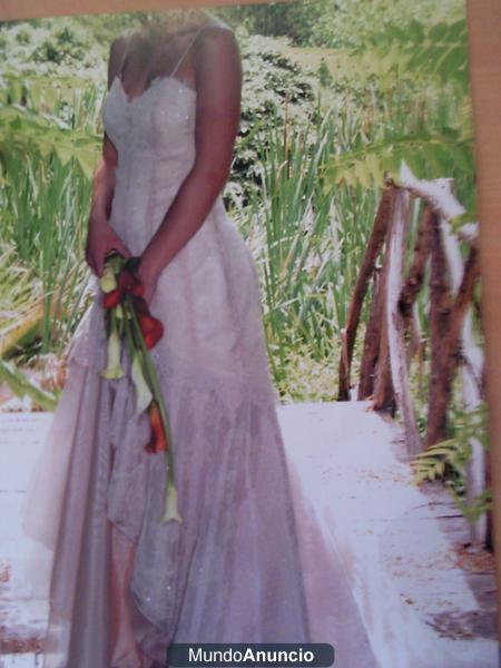 Precioso vestido de novia de la casa Cymbeline Paris