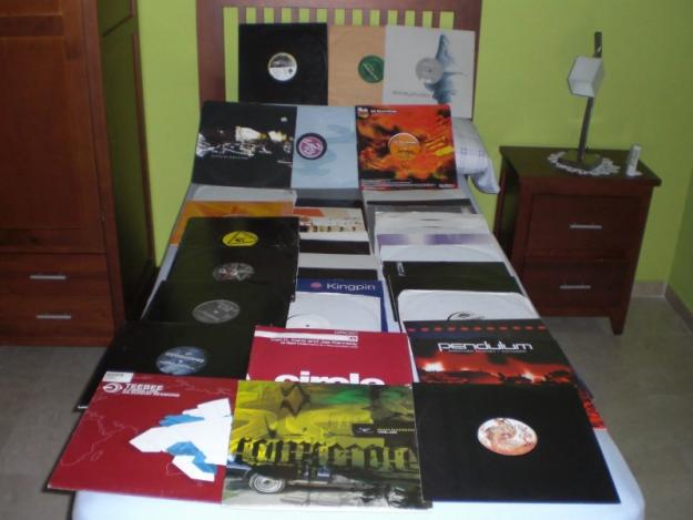 Vendo lote de 40 discos de vinilos de drum bass