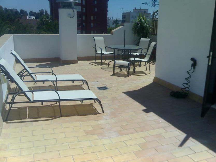 Atico con terraza de 60 mt , totalmente equipado y plaza de garaje