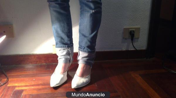 zapatos blancos piel