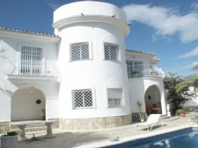 Chalet con 4 dormitorios se vende en Torre del Mar, Costa del Sol