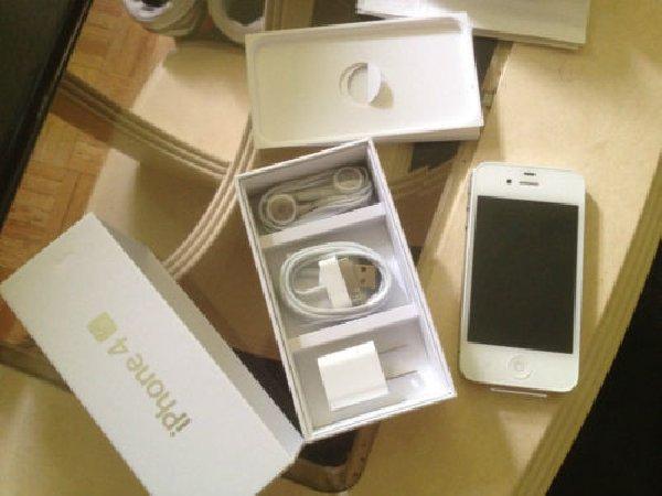 ORIGINAL APPLE IPHONE 4S 64GB LIBRE DE FABRICA, COMO NUEVO