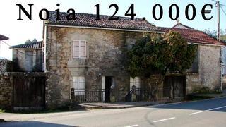 5b  , 1ba   in Noia,  Galicia   - 124000  EUR