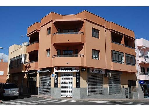 Edificio en Tablero, El (Moya)