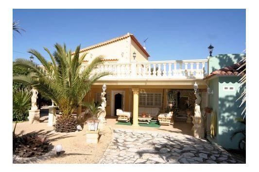 4 Dormitorio Chalet En Venta en Albir, Alicante