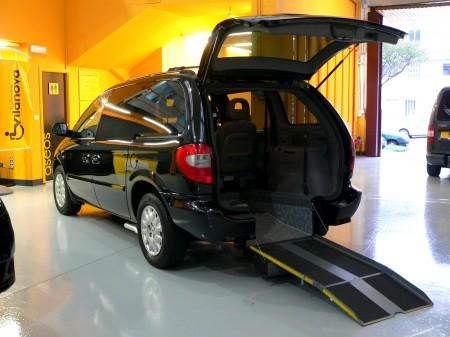 Chrysler Voyager Voyager 25CRDi SE edition 143CV Silla de ruedas minusvalido adaptado  en La Coruña