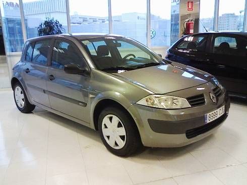 RENAULT MEGANE GRAND TOUR PRIVILEGE AUT. 1.9 DCI 120cv - www.catalana-auto.com