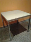 Buenisima mesa cuadrada x 40 € regulable - mejor precio | unprecio.es