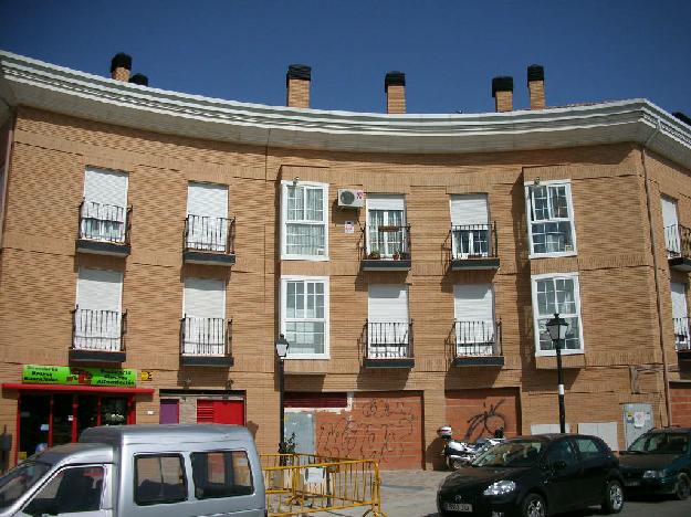 Piso en Venta. 2 Dormitorios. 96 m2. 85 m2c. Piso bajo con patio de 50 m2.