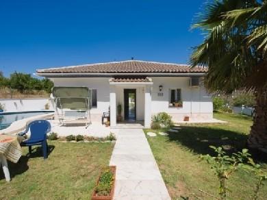 Chalet con 4 dormitorios se vende en Coin