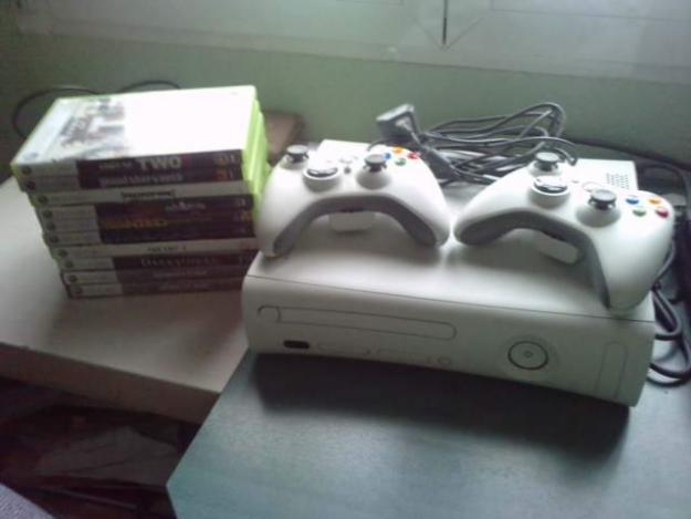 vendo o cambio xbox 360 muy buen estado,,se cambia por ps3 y se vende por 250€