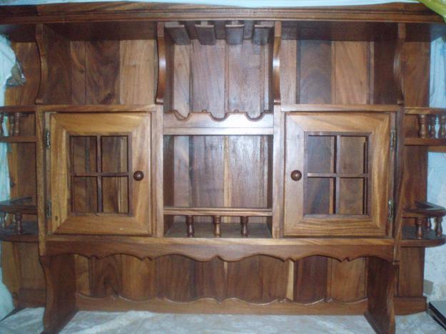 mueble de madera maciza, ucraniana