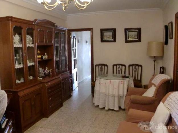 VENDO CASA-PISO EN CASTILLEJA DE LA CUESTA