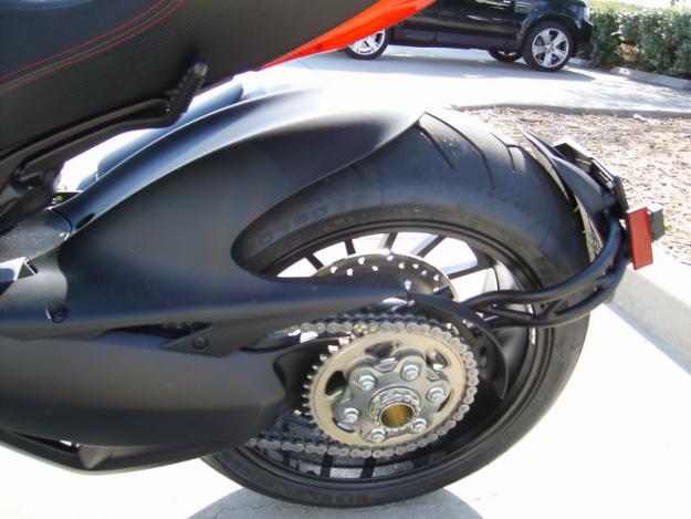 2011 Ducati DIAVEL 5