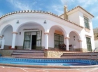 Chalet con 4 dormitorios se vende en Benajarafe, Costa del Sol - mejor precio | unprecio.es