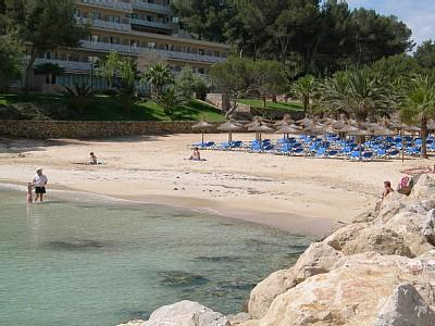 Adjoining Rental Apartment in Cala Vinye