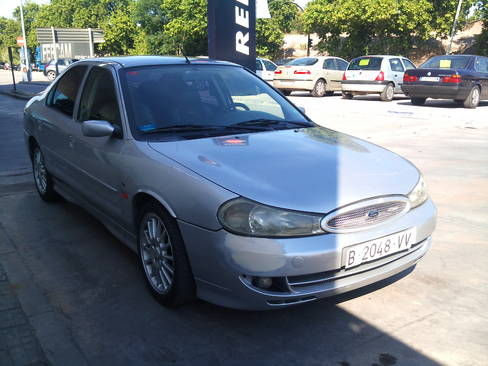 Ford Mondeo 5p ST 200