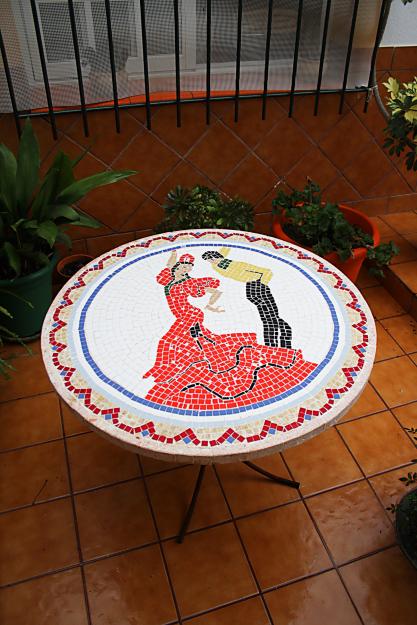 MESA EN MOSAICO