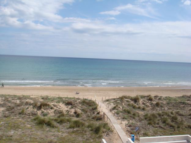 El mejor apartamento en Daimus playa pegado al mar